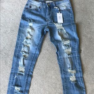 NWT KanCan Distressed Jeans Size 27